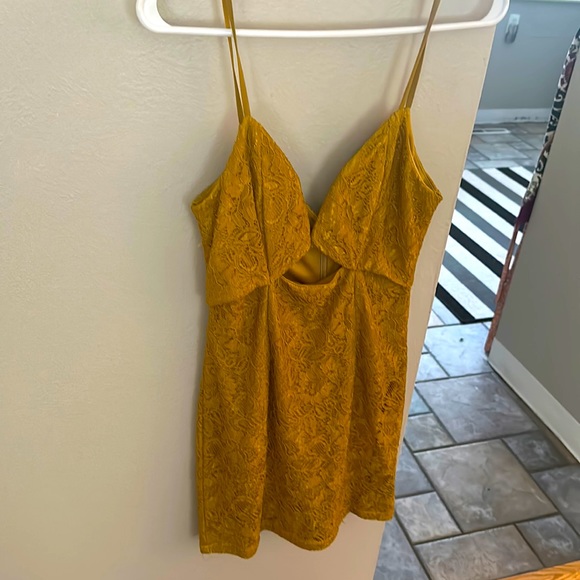 Urban outfitters New Year’s Eve gold/yellow dress - Picture 1 of 3